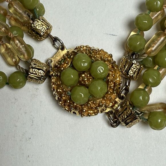 Vintage 1940s 8-Strand Green Beaded Torsade Necklace - Ornate Clasp Estate Piece - Picture 4 of 11